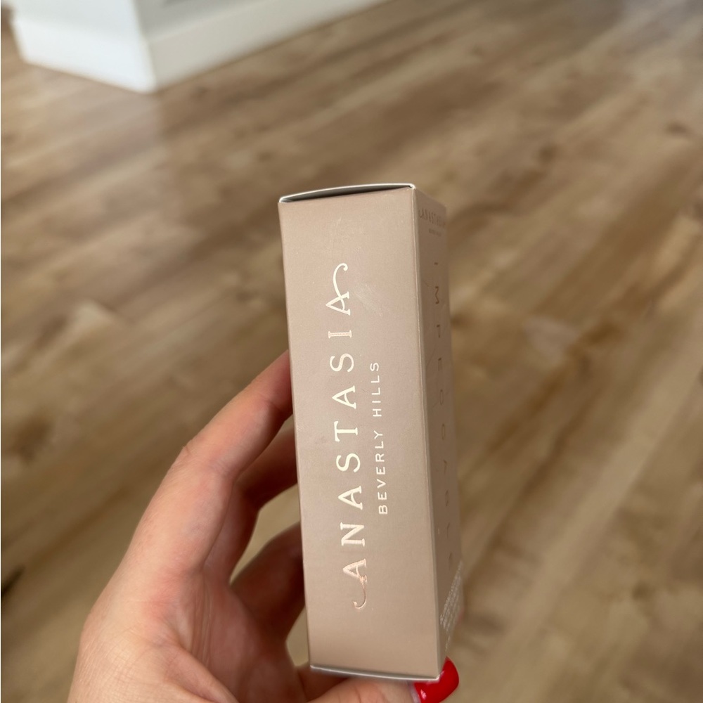 Anastasia Beverly Hills impeccable blurring second skin matte foundation